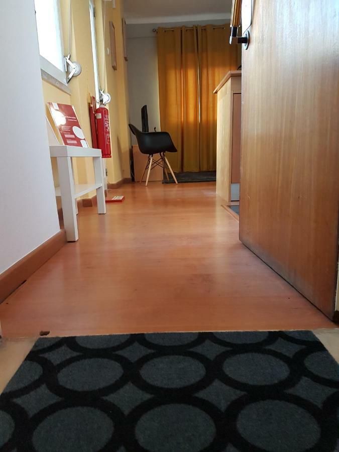 Comfort City Hub - Metro Lisbon Amadora Bagian luar foto